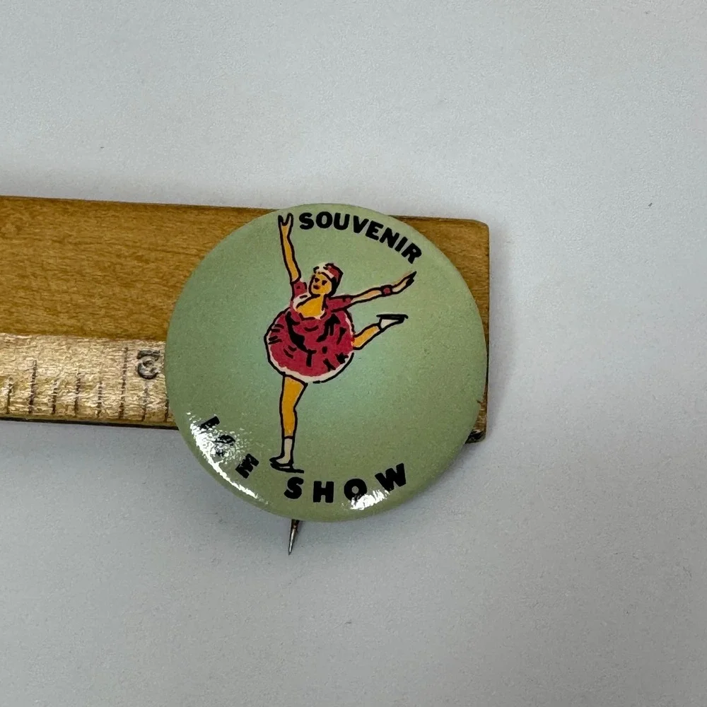 Vintage 1940's Ice Show Souvenir Pin Ice Skater Girl Retro Collectible Badge‎